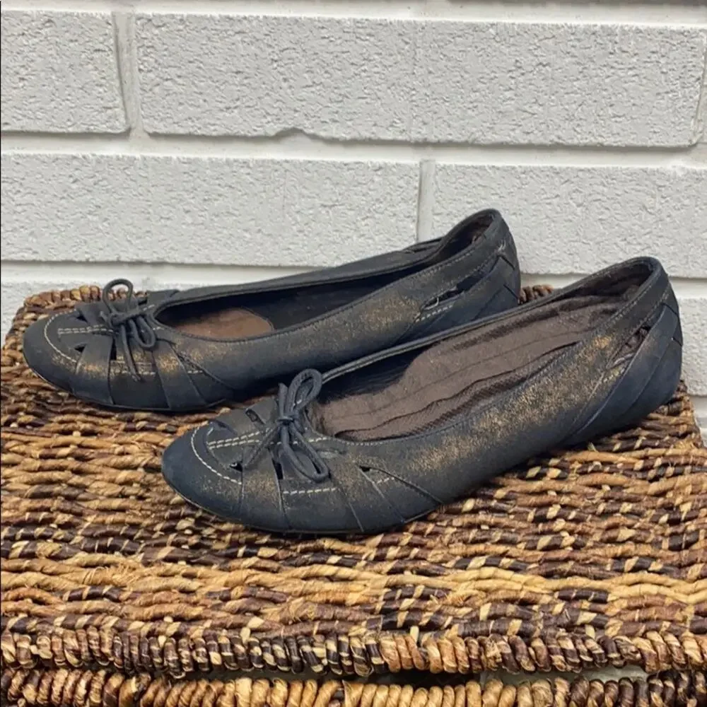 Donald Pliner Women's Black & Gold Flats Loafers With Bow Tie On Top Size 6.5